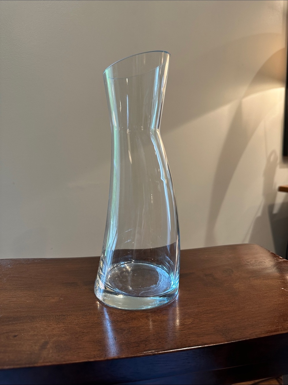 Curvy glass vase • slanted • flower vase